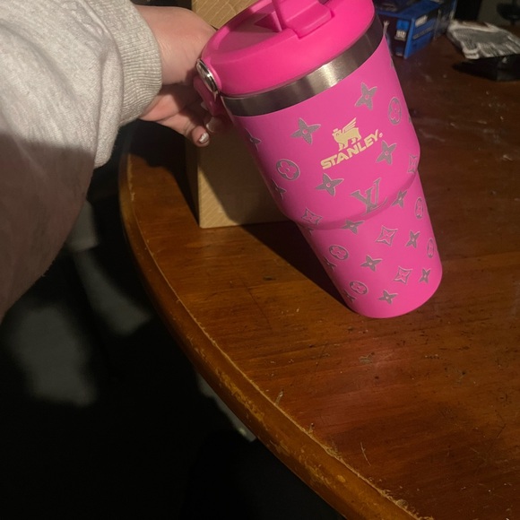 Stanley Vibrant Pink Insulated Mug - Picture 5 of 5